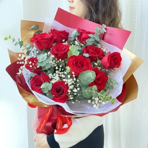 һ��һ��İ�-11֦��������õ�塢�����ɫ�����ǡ��ȼ�����׺����װ����Χ˫ɫŷ��ֽ������װ���ڳİ�ɫѩ��ֽ���ƺ�ɫ˿��������������